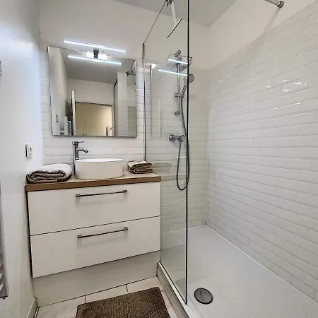 Appartement Sun And Sea 5 Min, Piscine, Parking